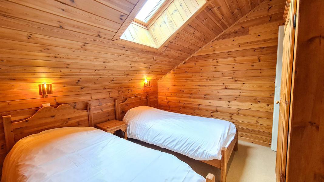 Rent in ski resort 7 room chalet 12 people (66) - Les Chalets du Hameau - Flaine - Bedroom