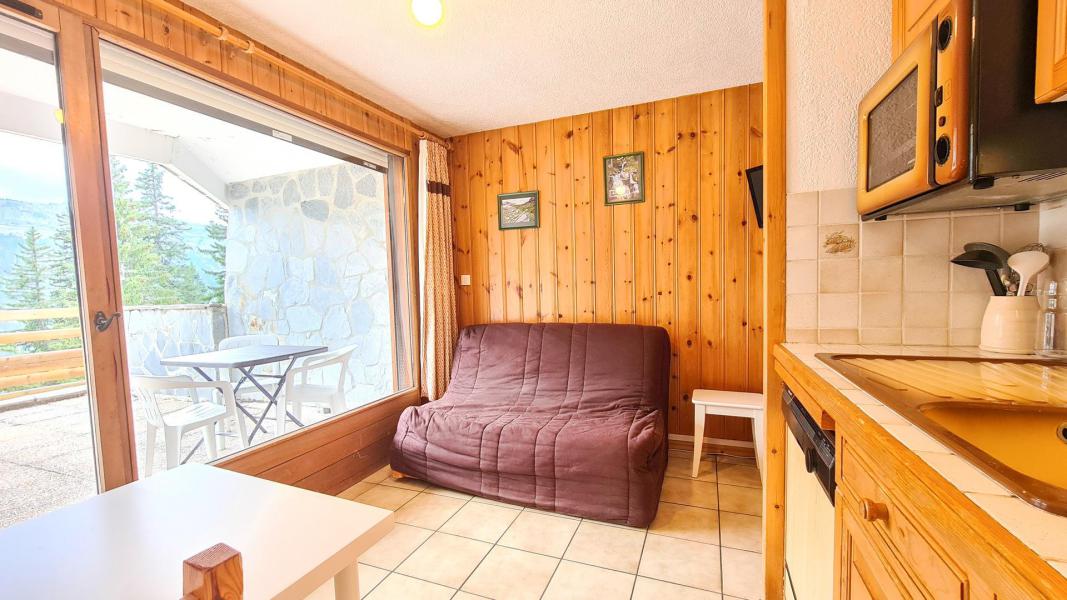 Rent in ski resort Studio cabin 4 people (05) - Résidence Arche - Flaine - Living room