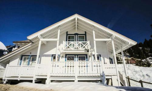 Vacances en montagne Chalet 5 pièces 10 personnes (110m²) - Les Chalets de Flaine Hameau - Maeva Home - Flaine - Extérieur hiver