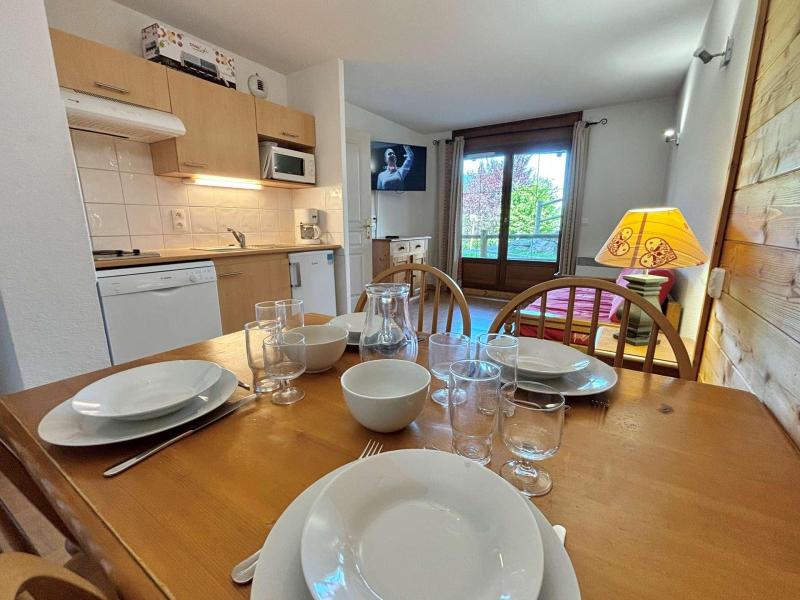 Rent in ski resort 2 room apartment 4 people (B8H) - Chalets des Evettes - Flumet - Living room