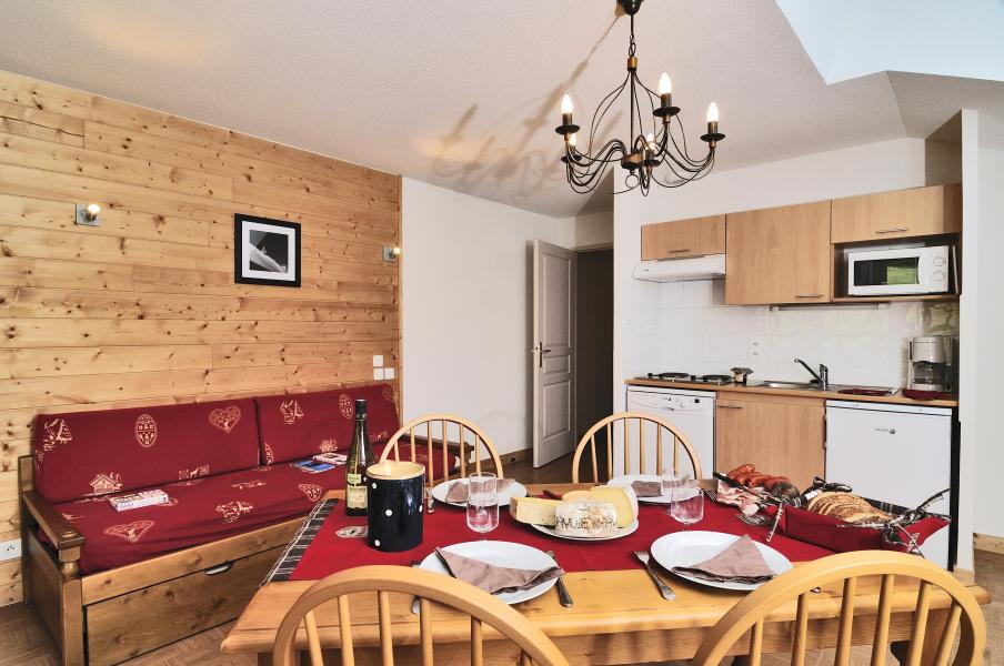 Rent in ski resort Résidence les Chalets des Evettes - Flumet - Open-plan kitchen