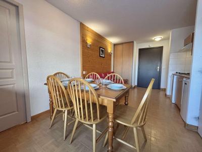 Rent in ski resort 3 room apartment 6 people (B15H) - Chalets des Evettes - Flumet - Living room