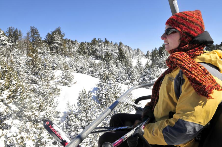 Vacances en montagne Résidence le Domaine de Castella - Font Romeu - Extérieur hiver