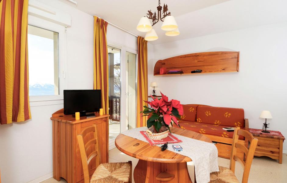Rent in ski resort Résidence Mille Soleils - Font Romeu - Living room