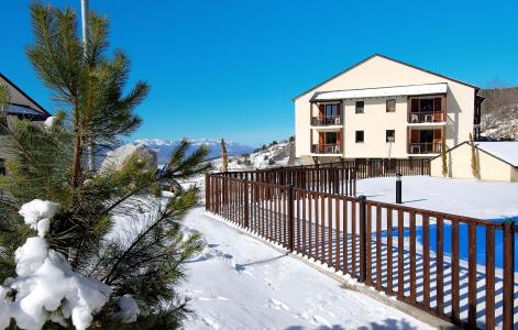 Аренда на лыжном курорте Résidence Mille Soleils - Font Romeu - зимой под открытым небом