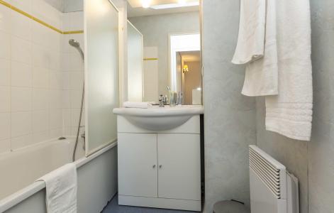 Rent in ski resort Résidence Mille Soleils - Font Romeu - Bathroom