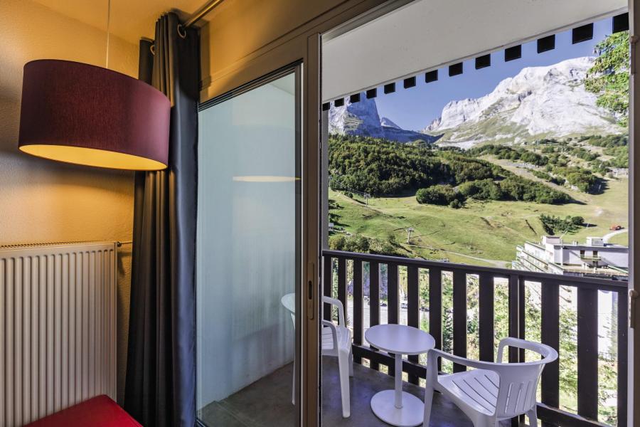 Rent in ski resort Hôtel Belambra Club Lou Sarri - Gourette - Balcony