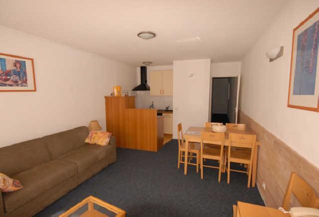 Rent in ski resort 2 room apartment 6 people (17) - Résidence le Chalet - Gourette - Living room