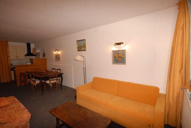 Rent in ski resort 3 room apartment 6 people (NS445) - Résidence Neige et Soleil - Gourette - Sofa-bed