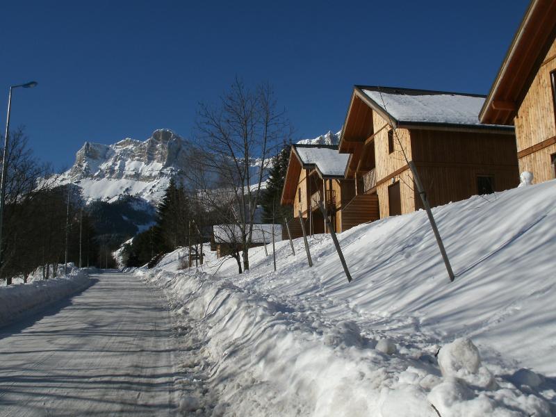 Аренда на лыжном курорте Résidence les Gentianes - Gresse en Vercors - зимой под открытым небом