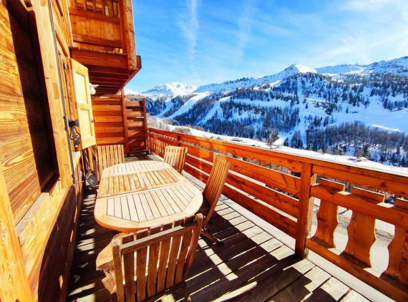 Location au ski Chalet duplex 3 pièces mezzanine 6 personnes - Chalet Mercantour 45 - Isola 2000 - Balcon