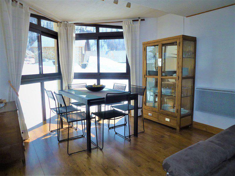 Rent in ski resort 3 room apartment 5 people (14) - Résidence Pignals - Isola 2000 - Living room