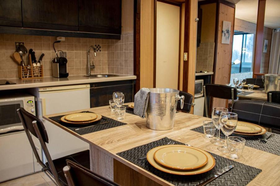 Rent in ski resort Studio 4 people (D1C) - Résidence Pignals - Isola 2000 - Kitchenette