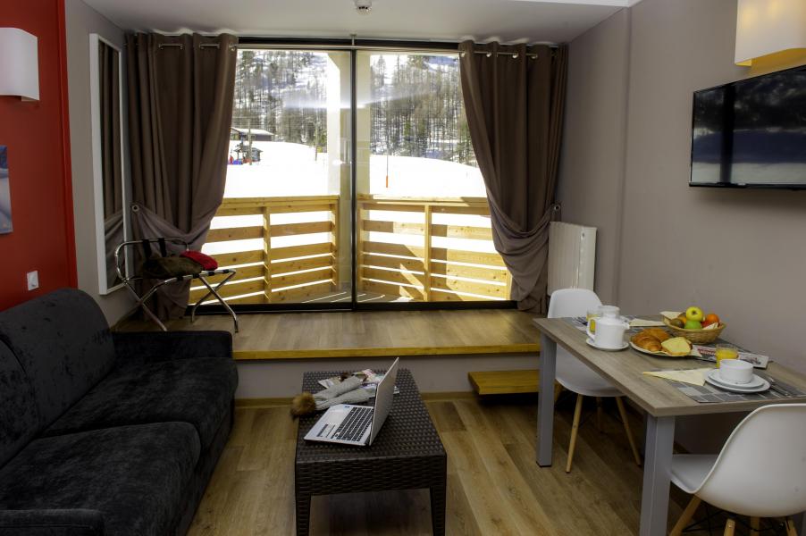Location au ski Sowell Résidences New Chastillon - Isola 2000 - Séjour