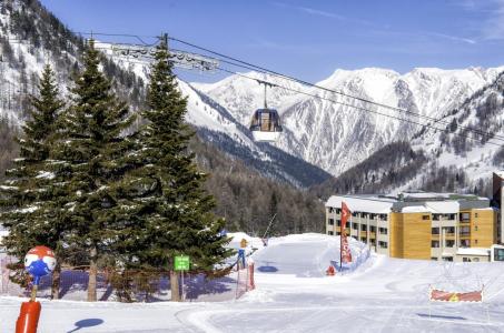 Location au ski Résidence New Chastillon - Isola 2000 - Extérieur hiver