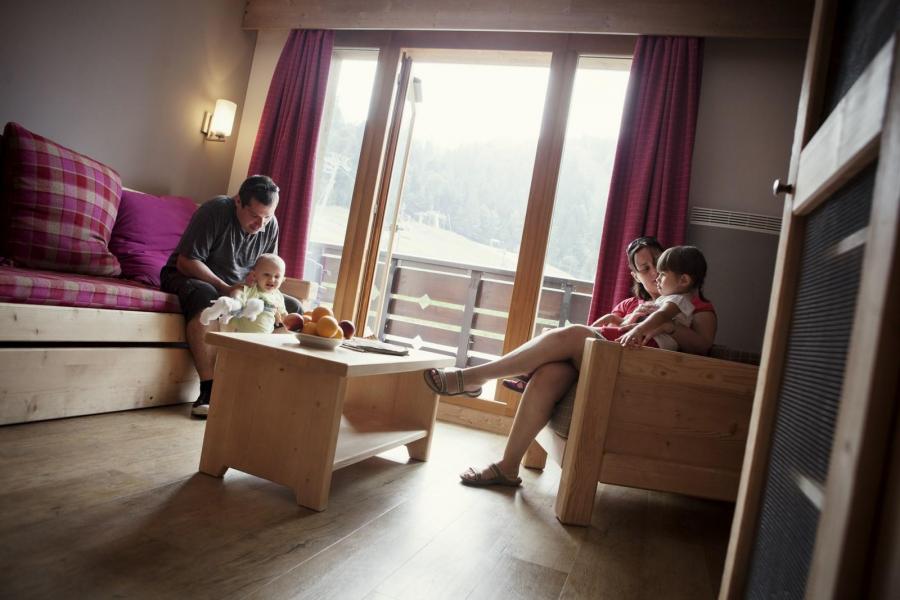 Rent in ski resort Résidence les Grandes Feignes - La Bresse - Living room