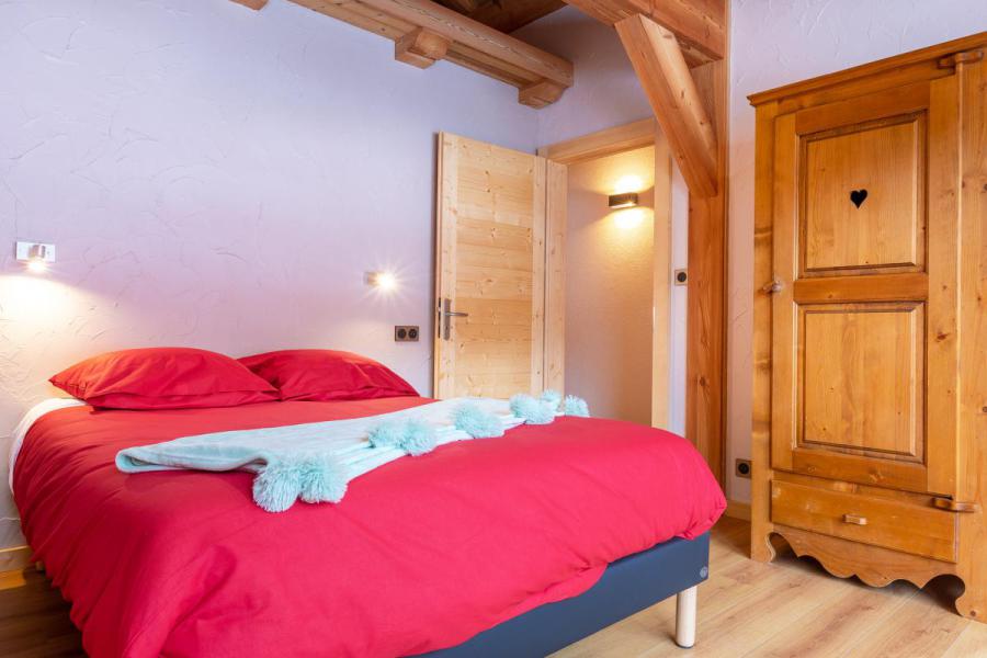 Rent in ski resort 7 room triplex chalet 15 people - Chalet Soleil d'Abondance - La Chapelle d'Abondance - Bedroom