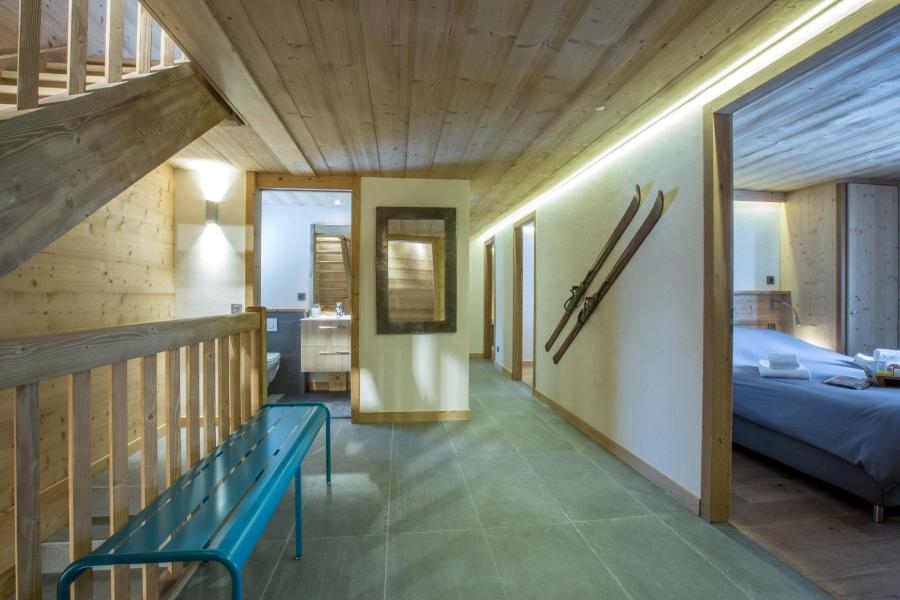 Rent in ski resort 8 room triplex chalet 13 people (Bonvie) - Bon Vieux Temps - La Clusaz - Corridor