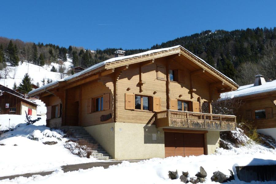 Rent in ski resort 5 room duplex semi-detached chalet 9 people - Chalet Gotty Joly L'Bele - La Clusaz - Winter outside