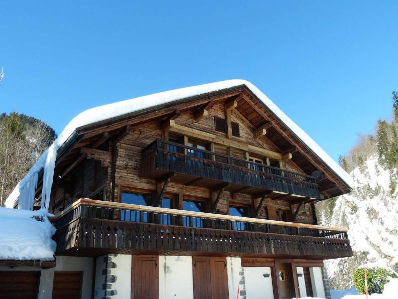 Location au ski Chalet Grany - La Clusaz - Extérieur hiver