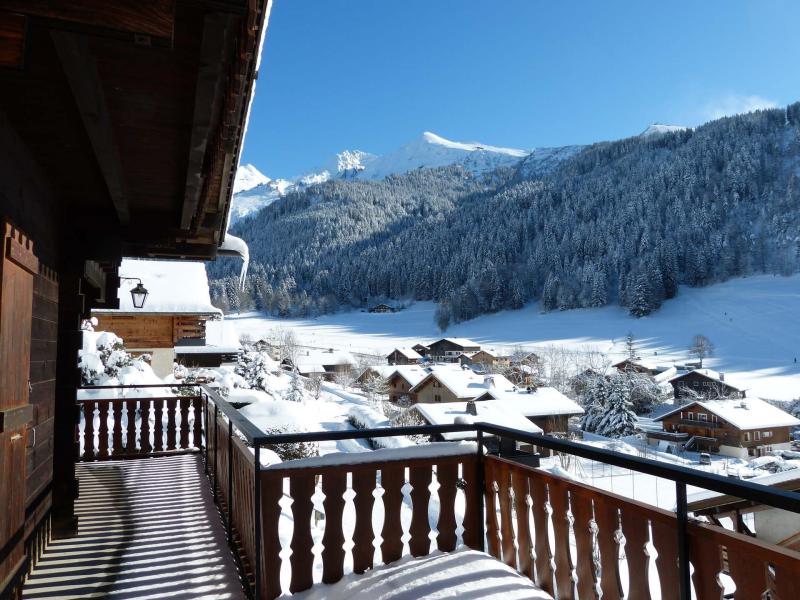 Rent in ski resort Chalet Maq Ed Pavei - La Clusaz - Balcony