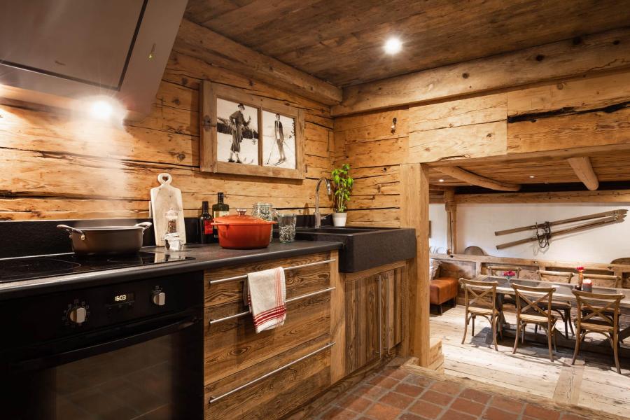 Rent in ski resort 6 room chalet 10 people - Chalet Noisetiers - La Clusaz - Kitchen