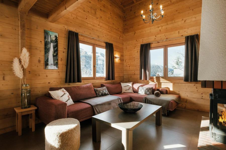 Rent in ski resort 5 room chalet 8 people (06) - Chalet Pistes Du Soleil 6 Bartavelles - La Clusaz - Living room