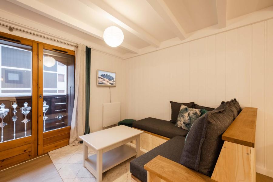 Rent in ski resort 3 room apartment sleeping corner 4 people (BR3) - Coq De Bruyere - La Clusaz - Living room