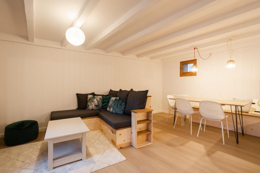 Rent in ski resort 3 room apartment sleeping corner 4 people (BR3) - Coq De Bruyere - La Clusaz - Living room