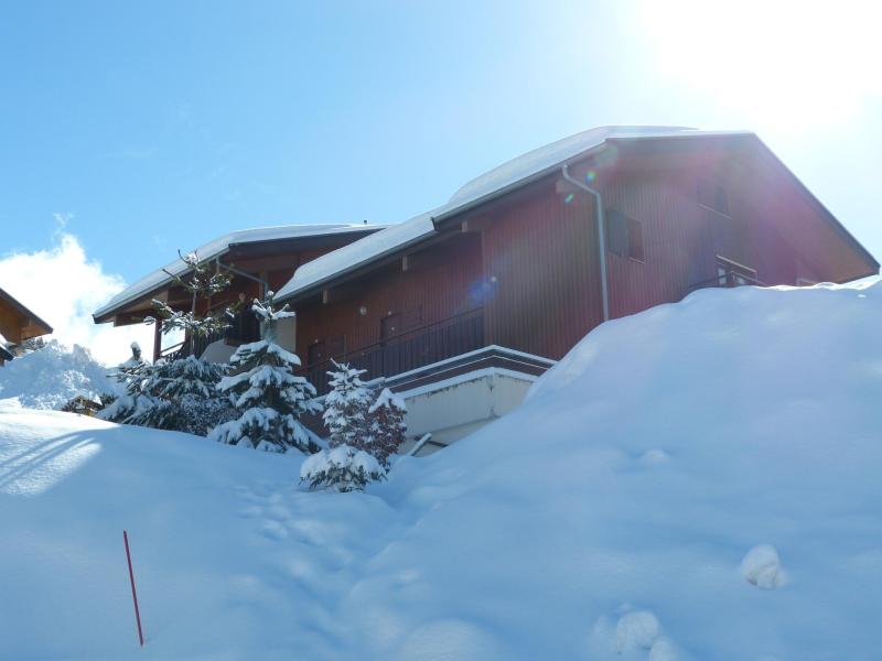 Wakacje w górach ETALIERE - La Clusaz - Zima na zewnątrz