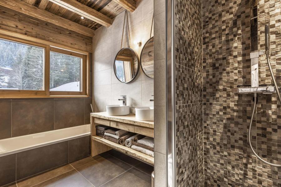 Location au ski Chalet 5 pièces 11 personnes - Family Lodge - La Clusaz - Salle de bain