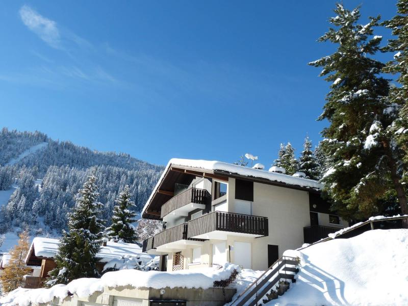 Soggiorno sugli sci HAUTS DES RIFFROIDS A - La Clusaz - Esteriore inverno