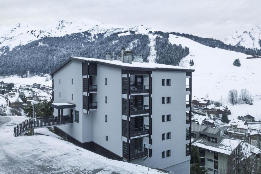 Аренда на лыжном курорте Lodge Perriere - La Clusaz - зимой под открытым небом