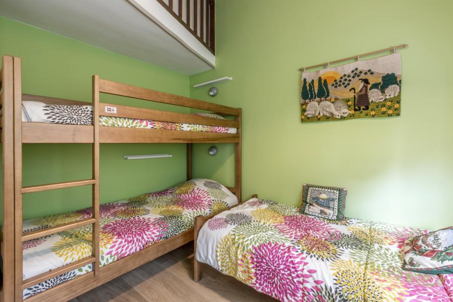 Skiverleih Wohnung 3 Mezzanine Zimmer 6 Leute (AUTAN3) - Résidence Autan - La Clusaz - Schlafzimmer