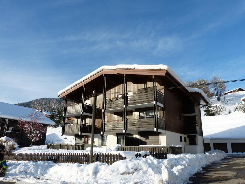 Vacances en montagne Résidence Balme I - La Clusaz - Extérieur hiver