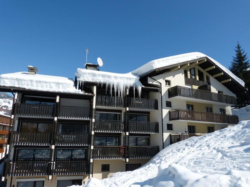 Skiverleih Résidence Belmont - La Clusaz - Draußen im Winter