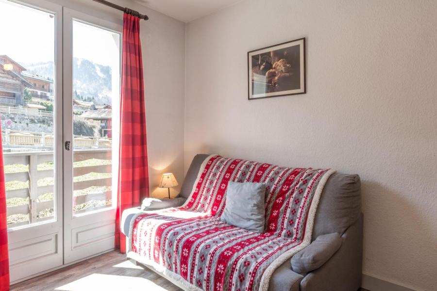 Rent in ski resort Studio mezzanine 6 people (BOSS18) - Résidence Bossonnet - La Clusaz - Living room