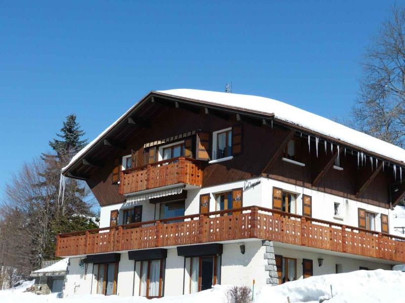 Urlaub in den Bergen Résidence Campanes - La Clusaz - Draußen im Winter