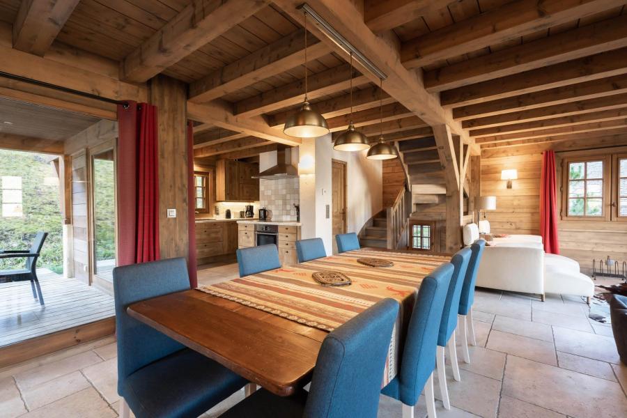 Skiverleih Résidence Clafoutis - La Clusaz - Wohnzimmer