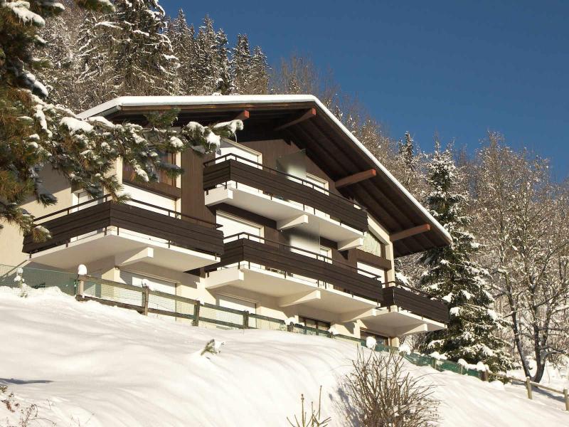 Location au ski Résidence Hauts des Riffroids B - La Clusaz - Extérieur hiver