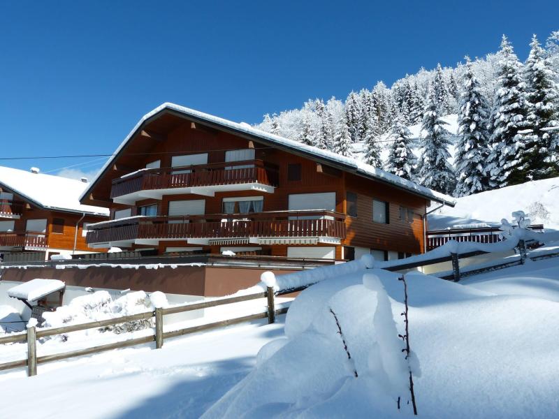 Skiverleih Résidence Helianthes A - La Clusaz - Draußen im Winter