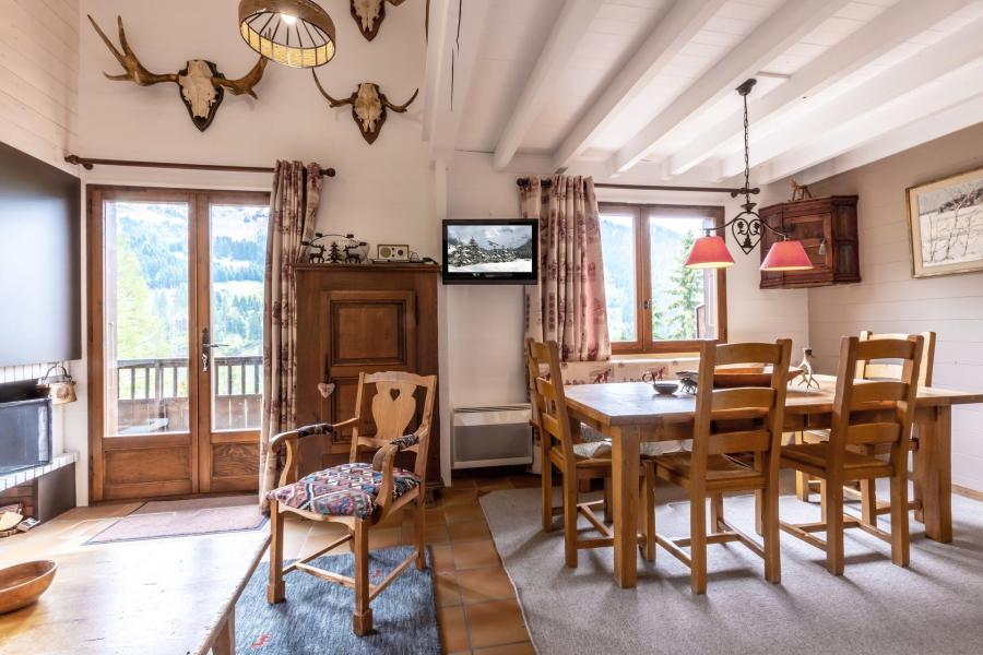 Rent in ski resort 4 room chalet 6 people (2) - Résidence Lyckrete - La Clusaz - Living room