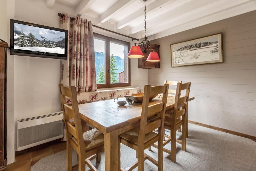 Rent in ski resort 4 room chalet 6 people (2) - Résidence Lyckrete - La Clusaz - Living room