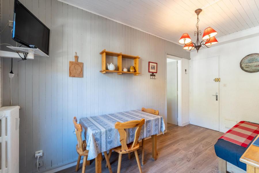 Skiverleih 2-Zimmer-Appartment für 4 Personen (20) - Résidence Soleil d'Or - La Clusaz - Wohnzimmer