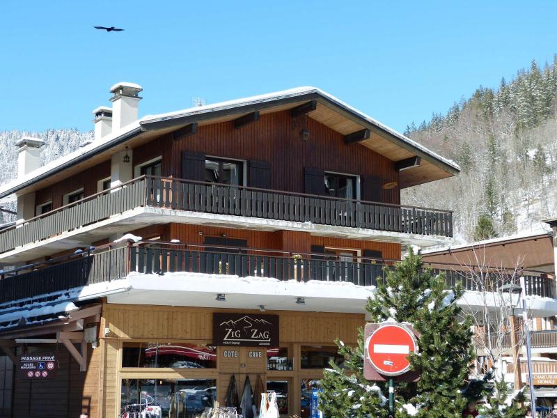 Vacances en montagne Residence Vittoz - La Clusaz - Extérieur hiver