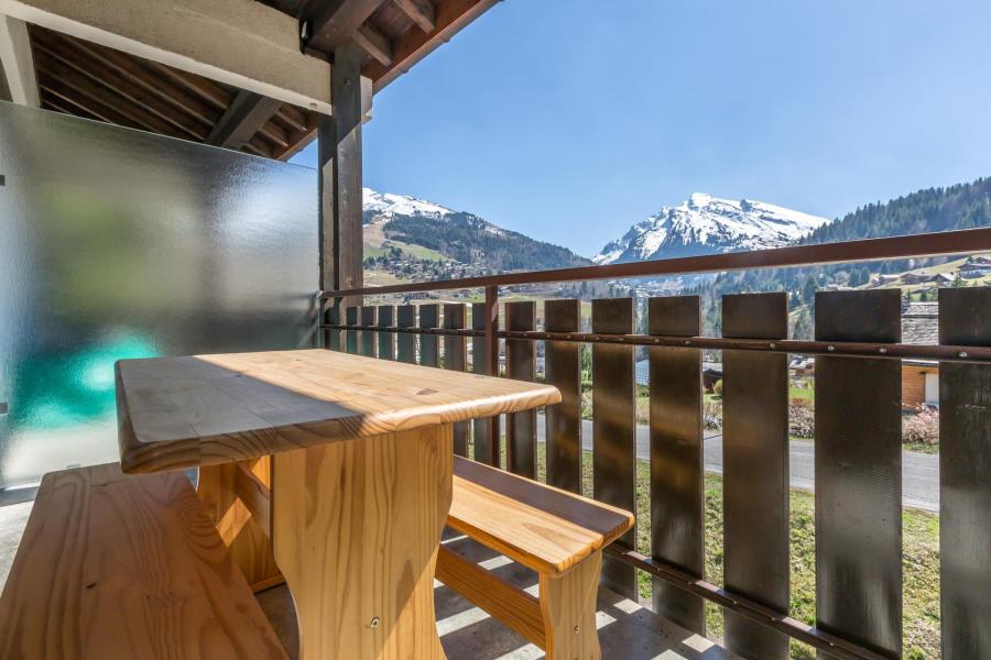 Alquiler al esquí Apartamento cabina 3 piezas para 4 personas (08) - Riante Colline - La Clusaz - Balcón