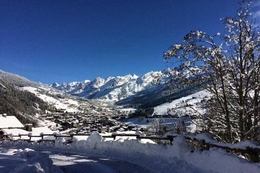 Urlaub in den Bergen 6 Zimmer Chalet für 10 Personen - Sagalodge - La Clusaz - Draußen im Winter