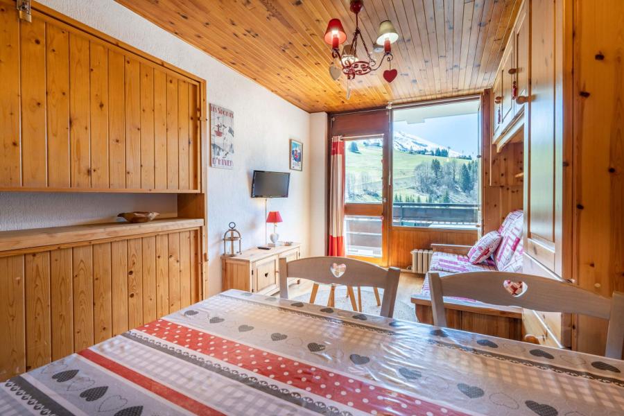 Rent in ski resort Studio 2 people (18) - VIKING - La Clusaz - Living room