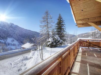 Location au ski Chalet 4 pièces 6 personnes - Chalet Hélios Lodge - La Clusaz - Balcon