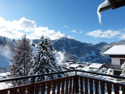 Rent in ski resort Chalet Maq Ed Pavei - La Clusaz - Balcony